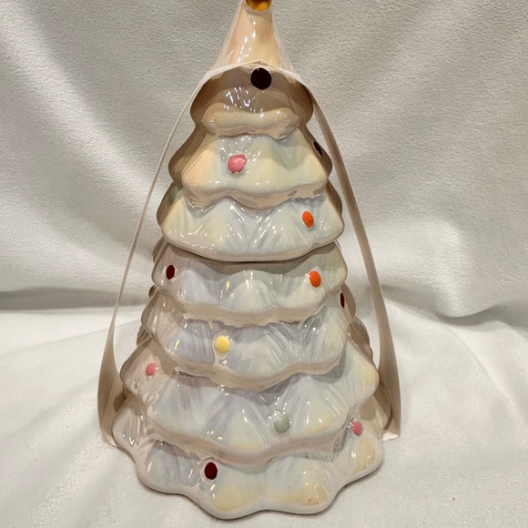 ALDI Limited Edition 2024 Huntington Home White Christmas Tree Scented Candle - Picture 2 of 3